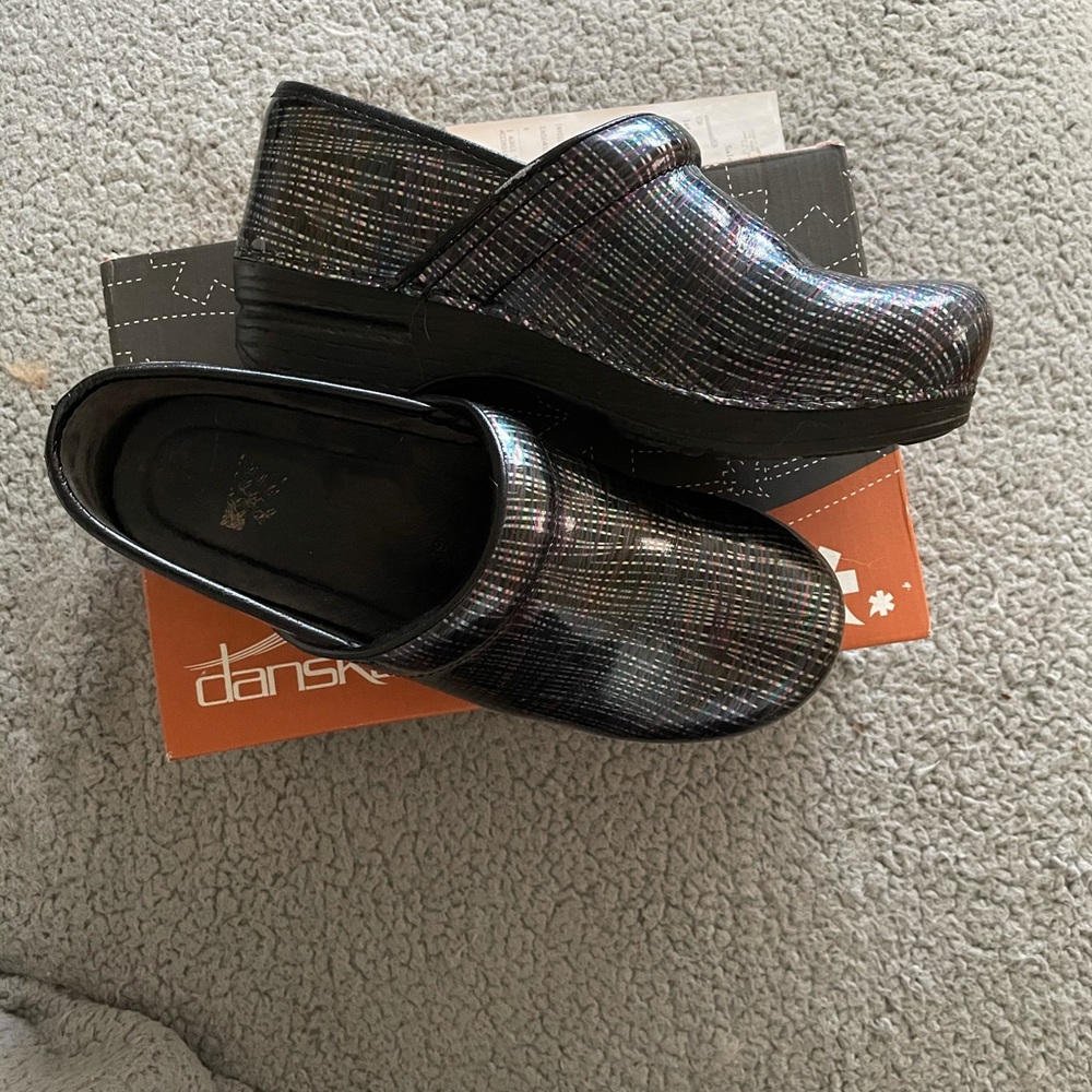 Danskos- 8.5/9